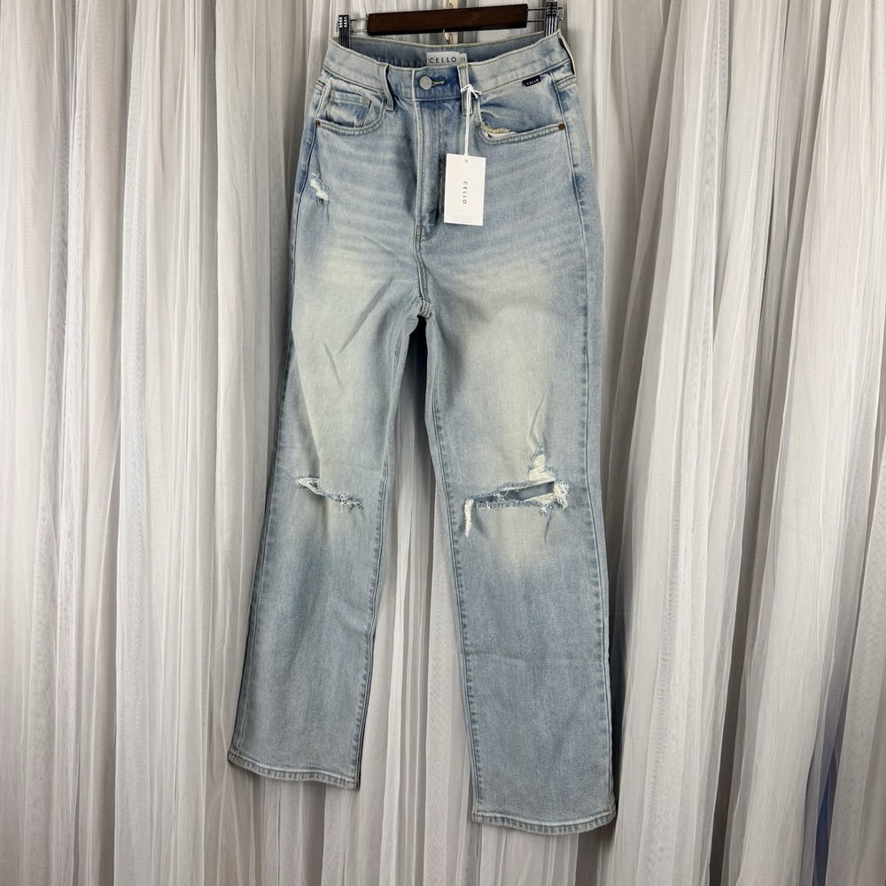 CELLO Women's‎ Super High Rise Dad Jean Light Wash Distressed Size 11